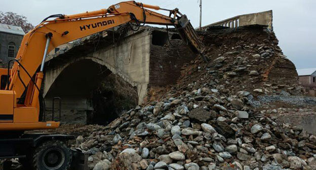 Реновация Старого моста в Цхинвале. Фото: https://cominf.org Реновация Старого моста в Цхинвале. Фото: https://cominf.org