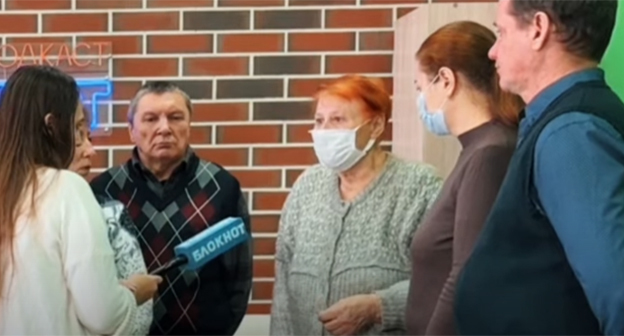 Кадр видео обращения дачников из Волгограда. Скриншот видео https://www.youtube.com/watch?v=WLVhphSmoTs Кадр видео обращения дачников из Волгограда. Скриншот видео https://www.youtube.com/watch?v=WLVhphSmoTs