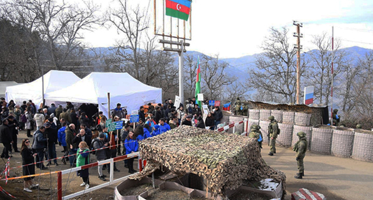 Заблокированный Лачинский коридор. Фото: https://mediamax.am/ru/news/karabakh/49726/ Заблокированный Лачинский коридор. Фото: https://mediamax.am/ru/news/karabakh/49726/