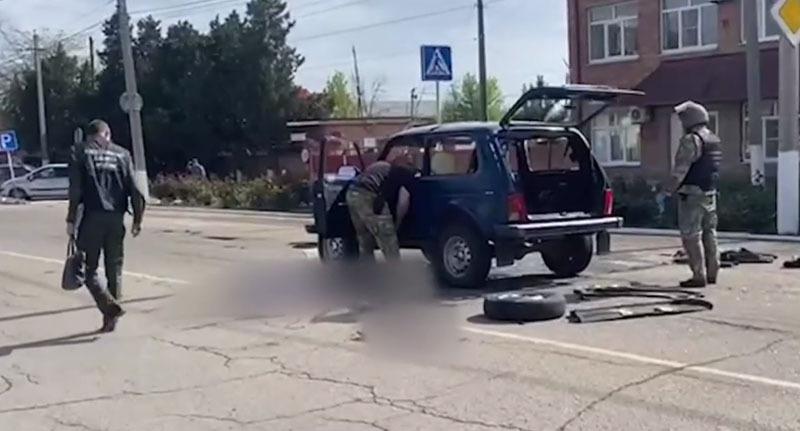 На месте совершения жителем Ейска самоподрыва. Стоп-кадр из видео https://t.me/kubansledcom/2380 На месте совершения жителем Ейска самоподрыва. Стоп-кадр из видео https://t.me/kubansledcom/2380