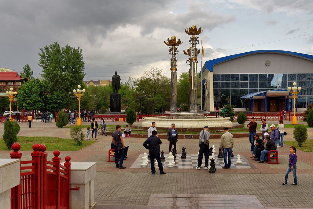 Элиста. Площадь Ленина. Фото: Alexxx1979. https://ru.wikipedia.org