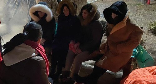 Участники акции протеста на Театральной площади в Цхинвале. 6 декабря 2020 года. Фото Анны Джиоевой для "Кавказского узла"
У