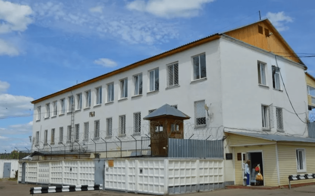 Смоленская колония №2. Фото SmolDaily от 20.06.2015, https://smoldaily.ru/korrespondent-smoldaily-ru-pobyvala-v-gostyax-u-ubijc Смоленская колония №2. Фото SmolDaily от 20.06.2015, https://smoldaily.ru/korrespondent-smoldaily-ru-pobyvala-v-gostyax-u-ubijc