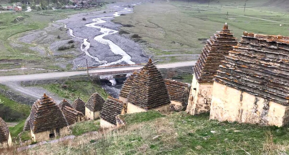 Даргавский некрополь. Фото: Тамары Агкацевой для "Кавказского узла". Даргавский некрополь. Фото: Тамары Агкацевой для "Кавказского узла".