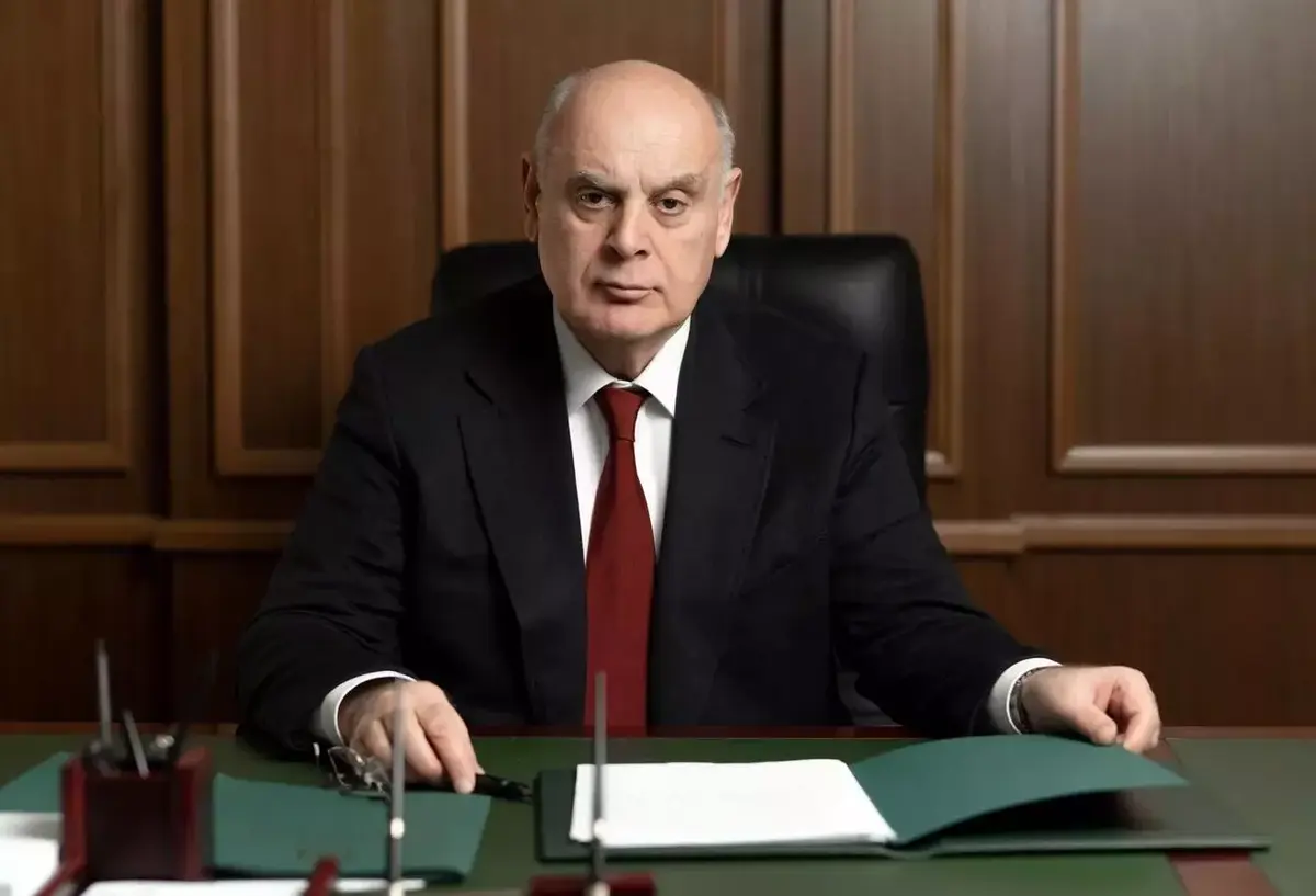 Аслан Бжания. Фото : администрация президента Республики Абхазия