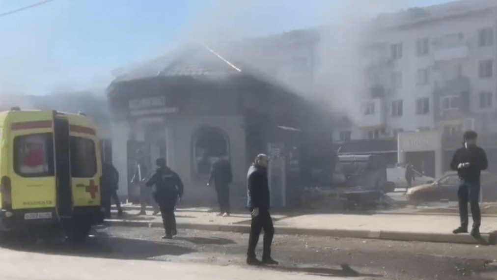 Взрыв газа в салоне сотовой связи в Махачкале. Скриншот фото из Telegram-канала "Криминальная хроника" от 25.03.25, https://t.me/criminal_chronicle/7353.