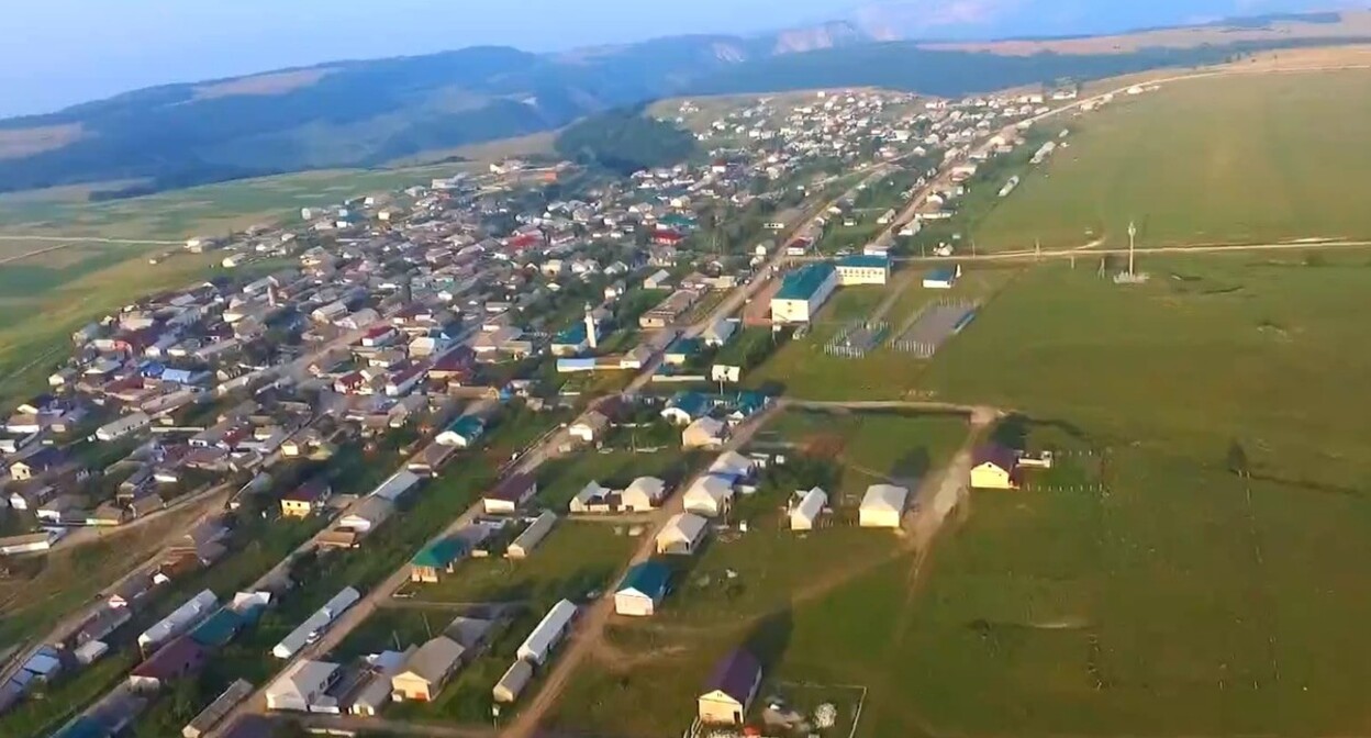 Село Хубар. Кадр видео ННТ https://vk.com/club126669235?to=L2NsdWIxMjY2NjkyMzU%2F