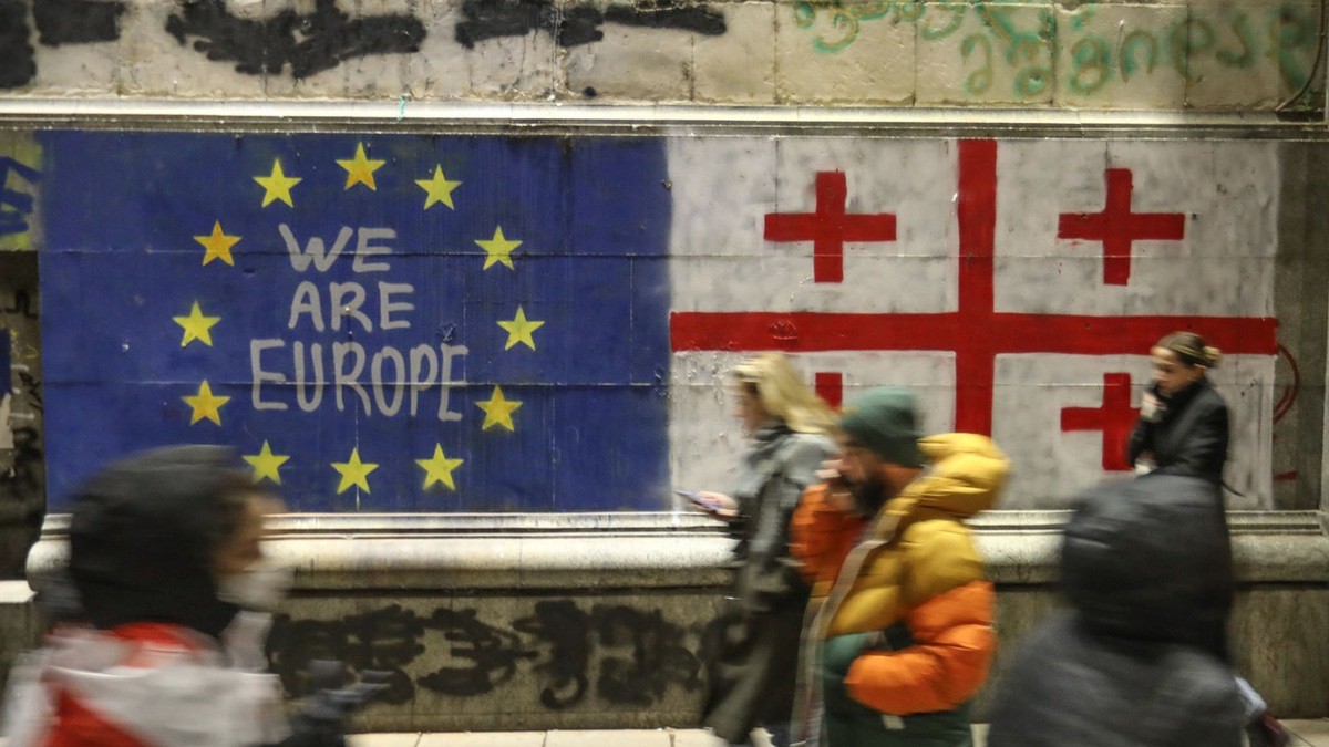 Около здания парламента Грузии, 6 декабря 2024 г. Фото Азиза Керимова для "Кавказского узла".