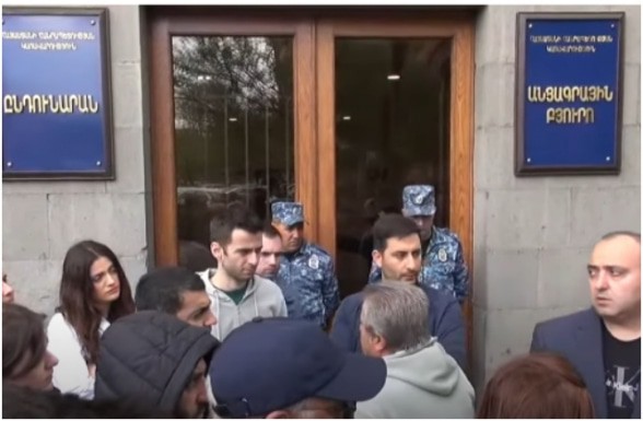 Акция протеста в Ереване. Апрель 2025 г. Скриншот видео https://news.am/rus/print/news/862976.html Акция протеста в Ереване. Апрель 2025 г. Скриншот видео https://news.am/rus/print/news/862976.html