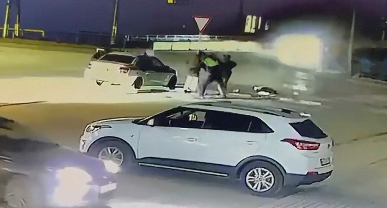 Нападение на силовиков в Ачхой-Мартане. 7 апреля 2025 г. Скриншот видео https://t.me/niysoo/20069
Удали