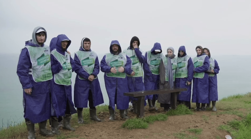 Дагестанские волонтеры прибыли на Кубань. Стоп-кадр видео фонда "Инсан" от 27.04.25, https://t.me/fondinsan/3220