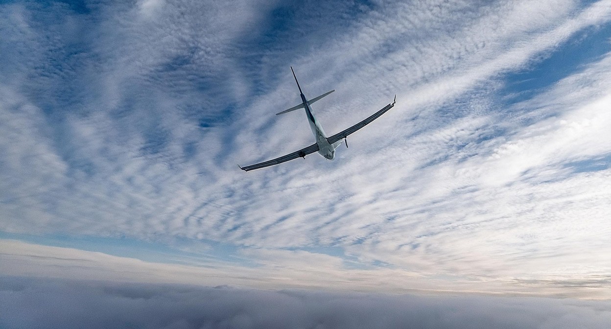 БПЛА в небе. Иллюстрация создана "Кавказским узлом" с помощью ИИ в программе Photoshop