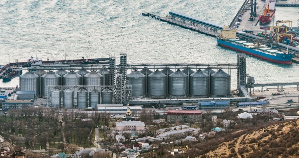 Зерновой терминал в Новороссийске. Фото: АО "Зерновой терминал "КСК" (АО "КСК") https://www.gt-ksk.com/press/media/ Зерновой терминал в Новороссийске. Фото: АО "Зерновой терминал "КСК" (АО "КСК") https://www.gt-ksk.com/press/media/