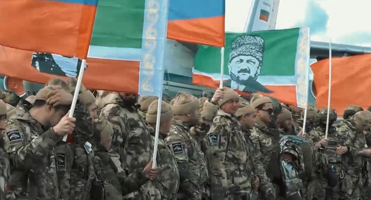 Отправка бойцов из Грозного на Украину. Кадр видео в Telegram-канале Кадырова t.me/RKadyrov_95/5642