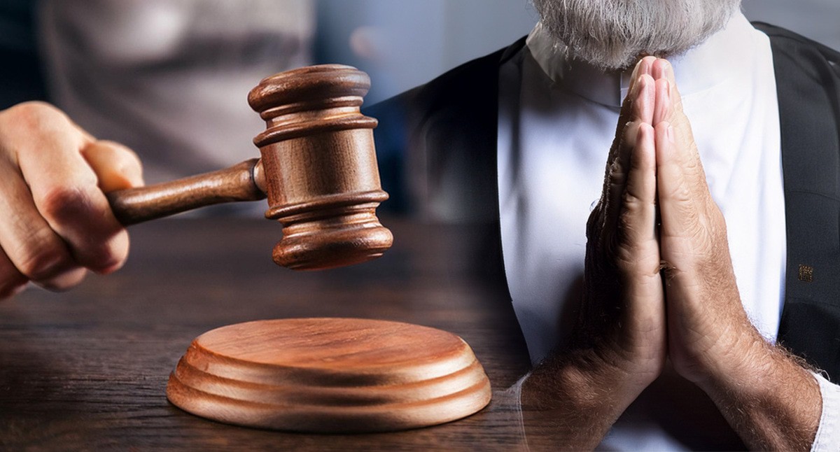 Суд и баптист. Иллюстрация создана "Кавказским узлом" с помощью ИИ в программе Photoshop