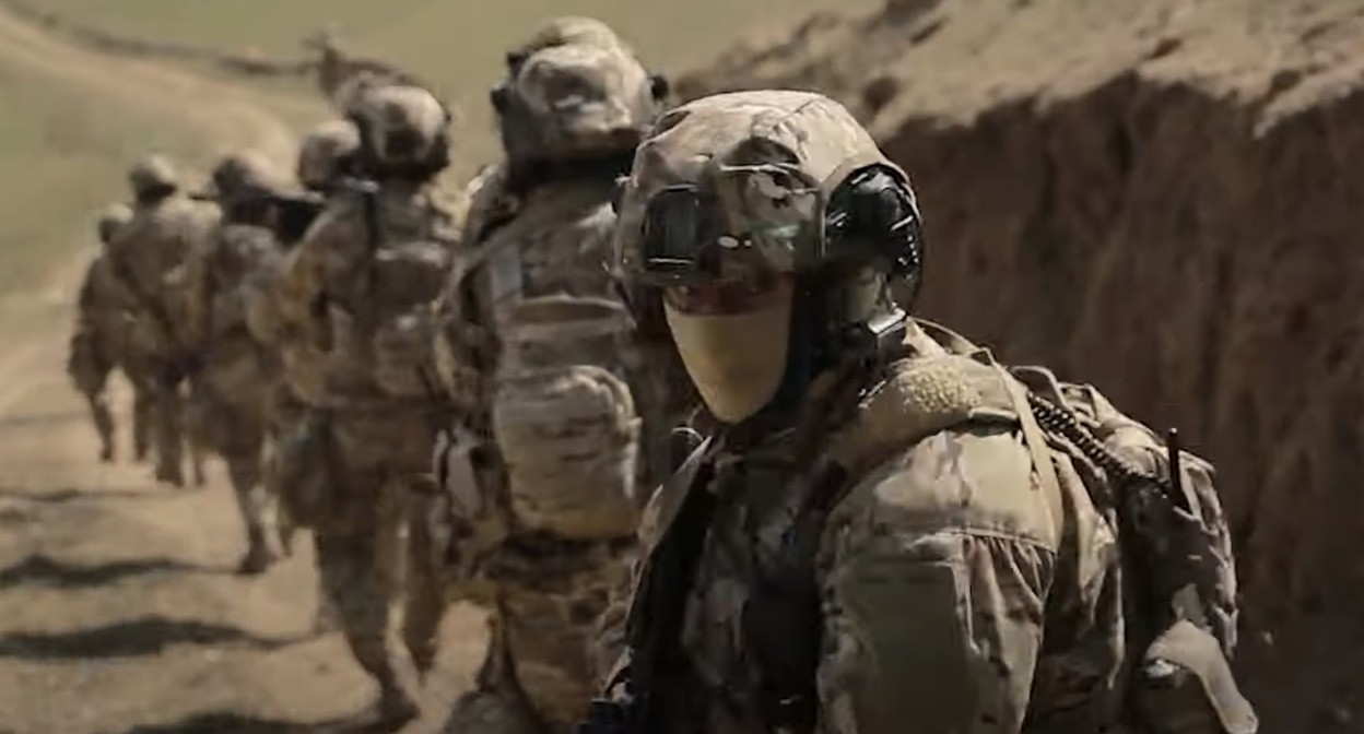 Бойцы азербайджанского спецназа. Кадр видео Минобороны Азербайджана / YouTube