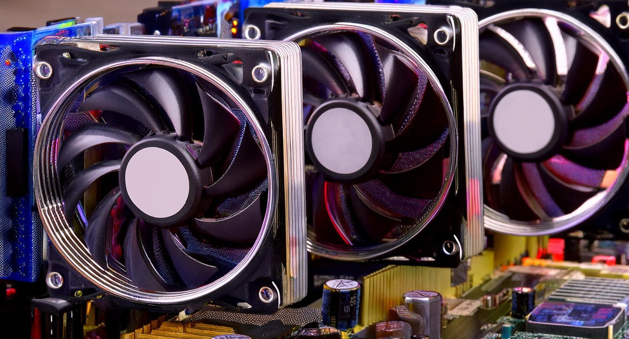 Майнинг оборудование. Иллюстрация создана "Кавказским узлом" с помощью ИИ в программе Photosho"