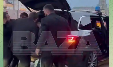 Похищение на Ярославском вокзале. Кадр видео из телеграм-канала BAZA https://t.me/bazabazon/37954