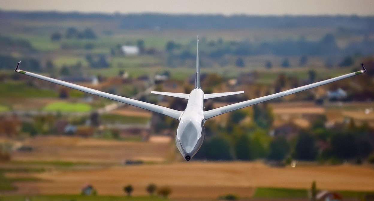 БПЛА в небе. Иллюстрация создана «Кавказским узлом» с помощью ИИ в программе Copilot