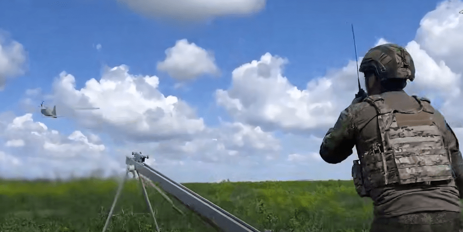 Российский боец. Стоп-кадр видео Минобороны России от 11.06.25, https://t.me/mod_russia/53671.