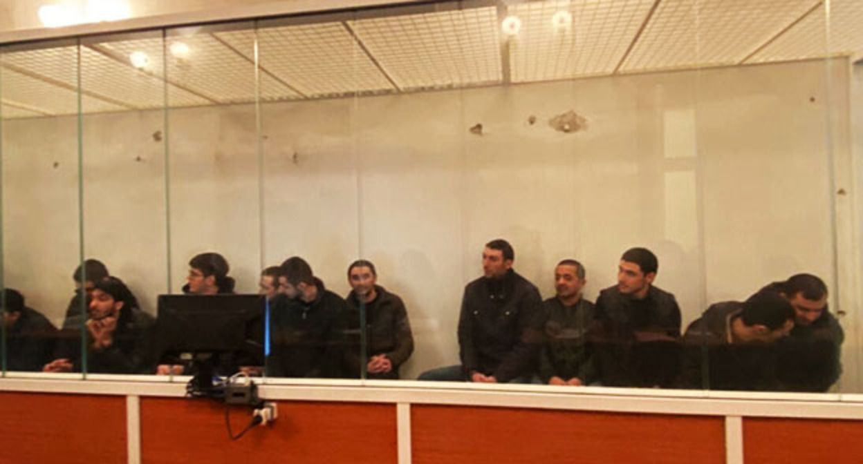 Осужденые в Азербайджане по делу "Кериме". Фото: https://www.meydan.tv/wp-content/uploads/photo-2023-12-13-14-14-18-1095x821.jpg