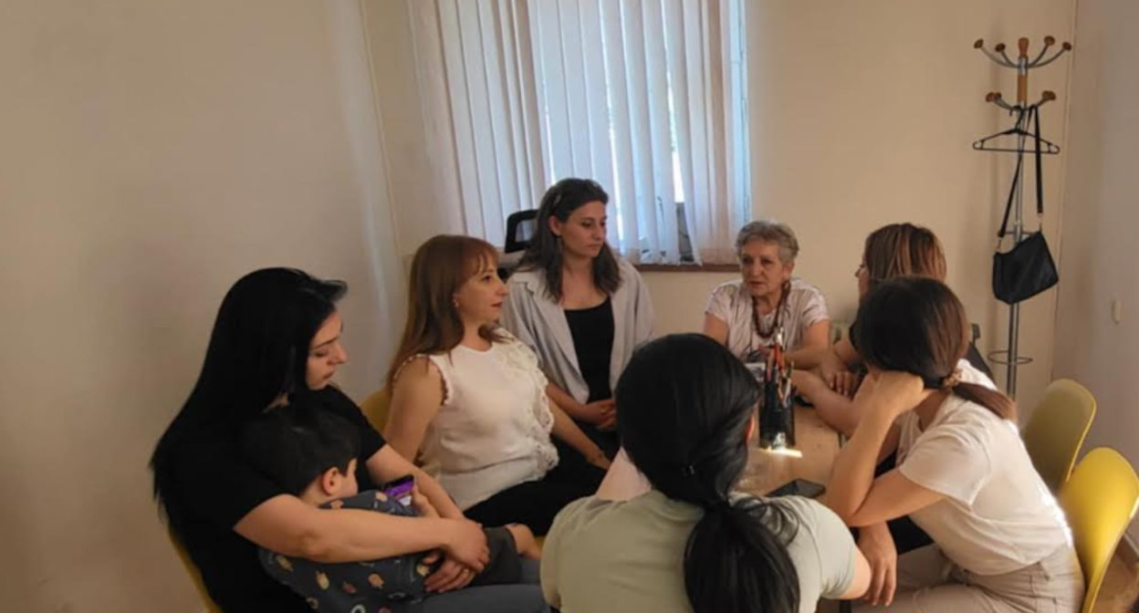 Координаторы и специалисты программы New Perspective.  Армения, Ереван, 13 июня 2025 года. Фото Алвард Григорян для "Кавказского узла".