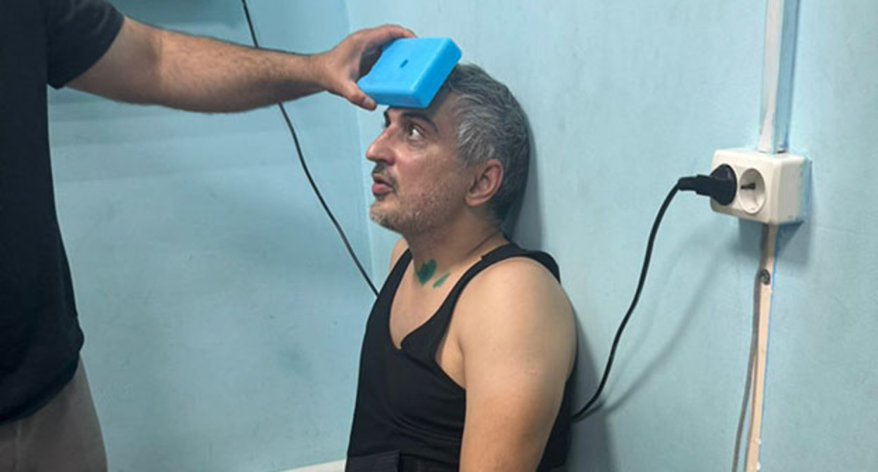 Махачкалинский адвокат Заур Кайтуев после избиения. 18 июня 2025 г. Фото предоставлены "Кавказскому узлу"