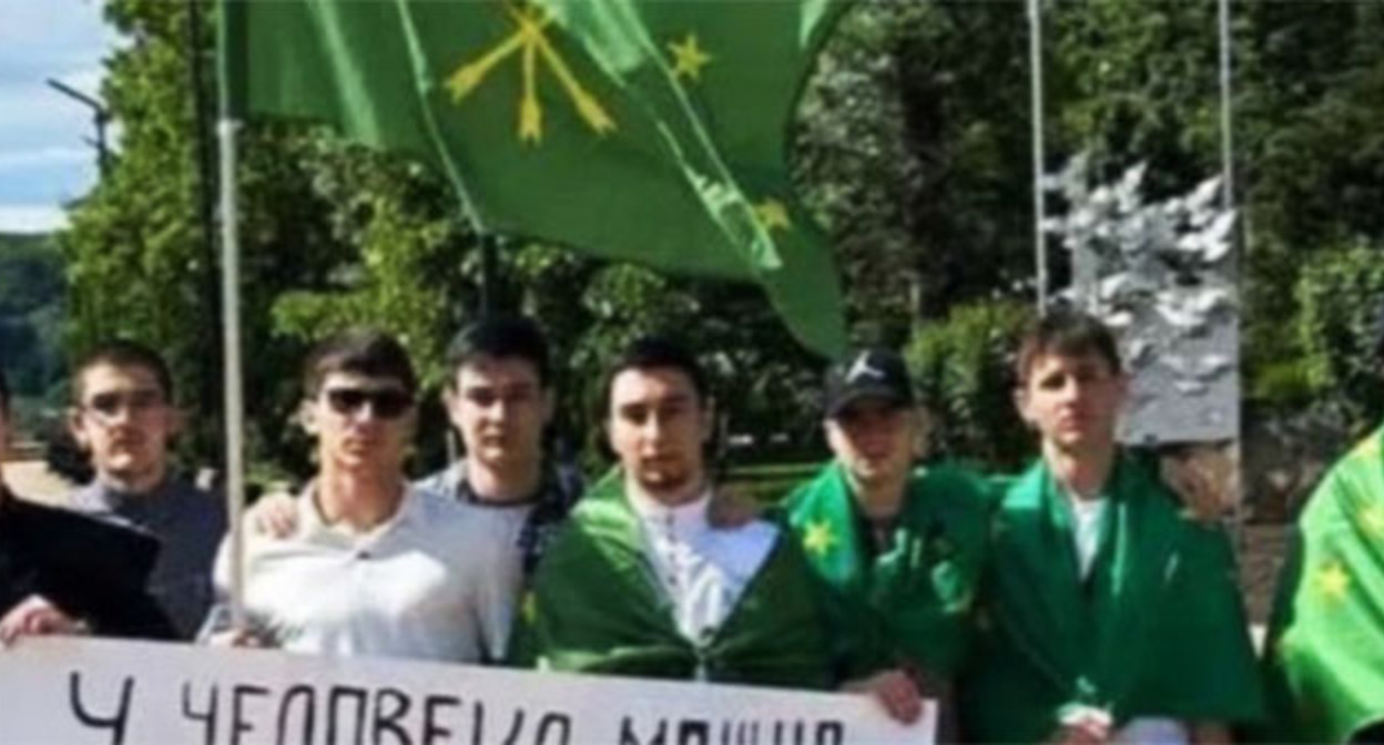 Участники шествия в Нальчике. 21 мая 2025 г. Фото: https://www.instagram.com/p/DJ_-77WNBN7/ принадлежит компании Meta деятельность которой запрещена в России