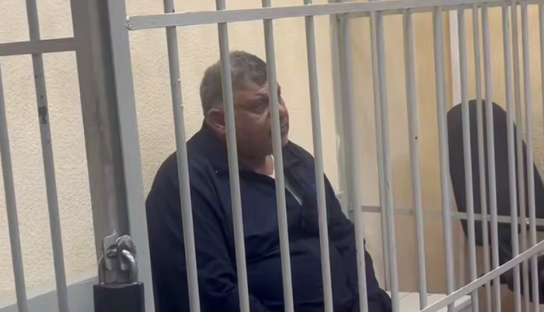 Камал Сафаров в суде. Стоп-кадр видео "Коммерсант Урал" от 02.07.25, https://t.me/kommersantural/14577.