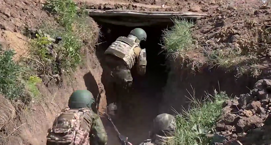 Российские бойцы. Кадр видео Минобороны России от 21.06.25, https://t.me/mod_russia/53966