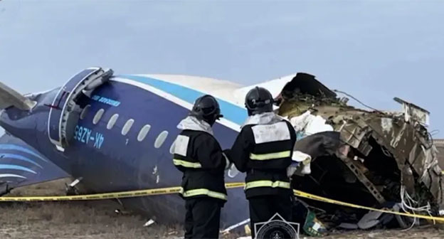 Крушение самолета AZAL. Скриншот видео «Авиационные новости 24» в ВКонтакте