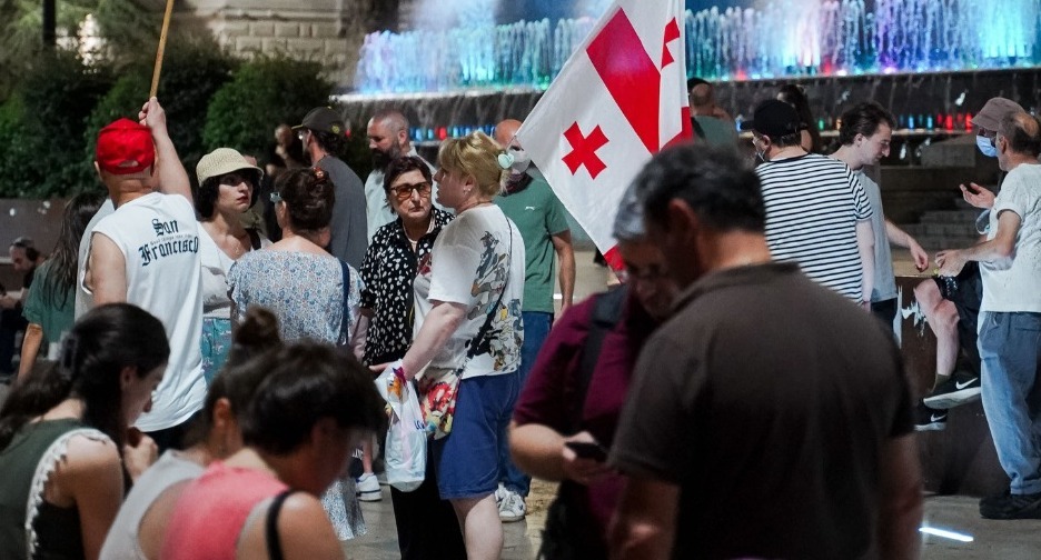 Участники акции на проспекте Руставели. Фото: NEWS.On.ge