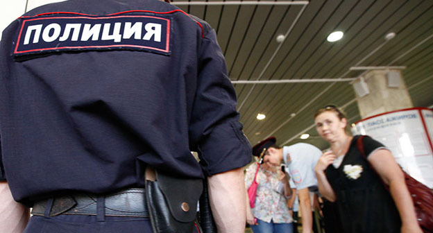 Сотрудник полиции. Фото Влада Александрова, "Юга.ру"