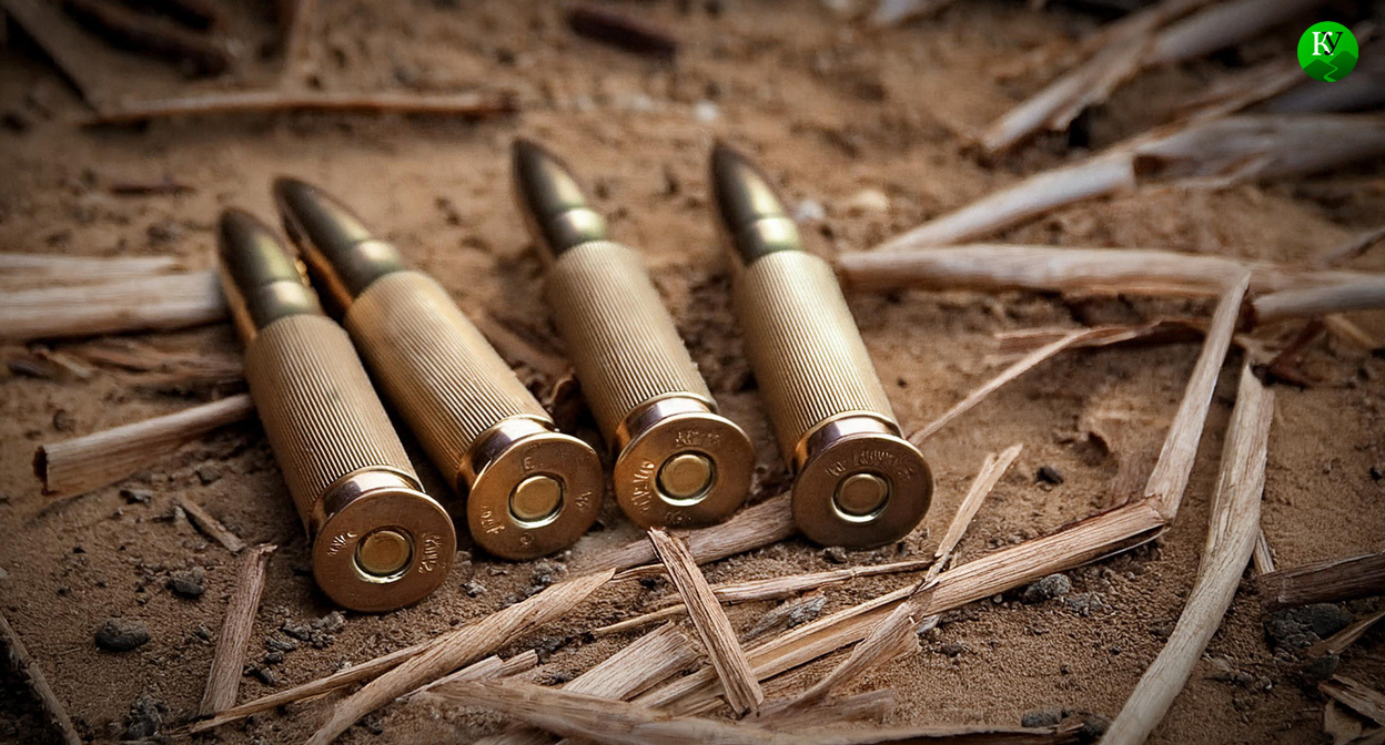 Патроны на земле. Иллюстрация создана «Кавказским узлом» с помощью ИИ в программе Copilot