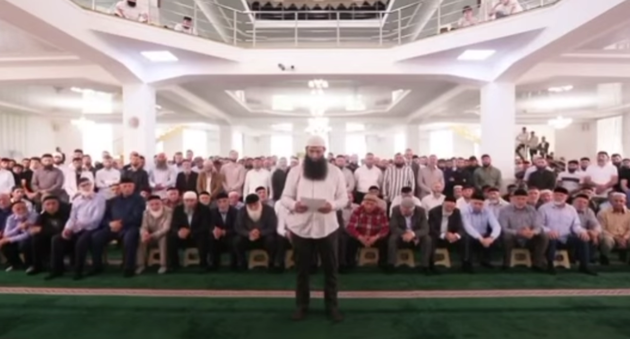 Жители Кантышево выступили в защиту активистов "Антилирики". Стоп-кадр видео "Фортанга" от 02.06.25, https://www.youtube.com/watch?v=0SYhbFLi2hg.