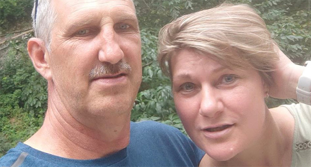 Ольга Эськова со своим мужем. Скриншот видео https://www.facebook.com/ принадлежит компании Meta, деятельность которой запрещена в России