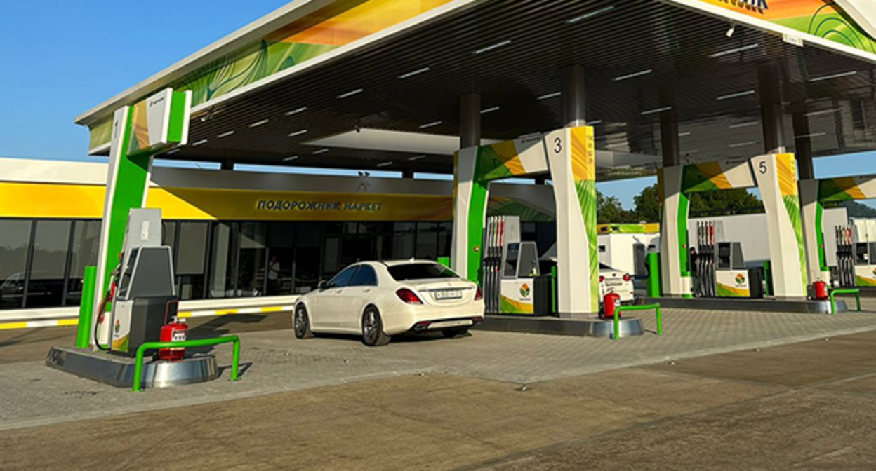 Заправка. Фото: https://jam-news.net/