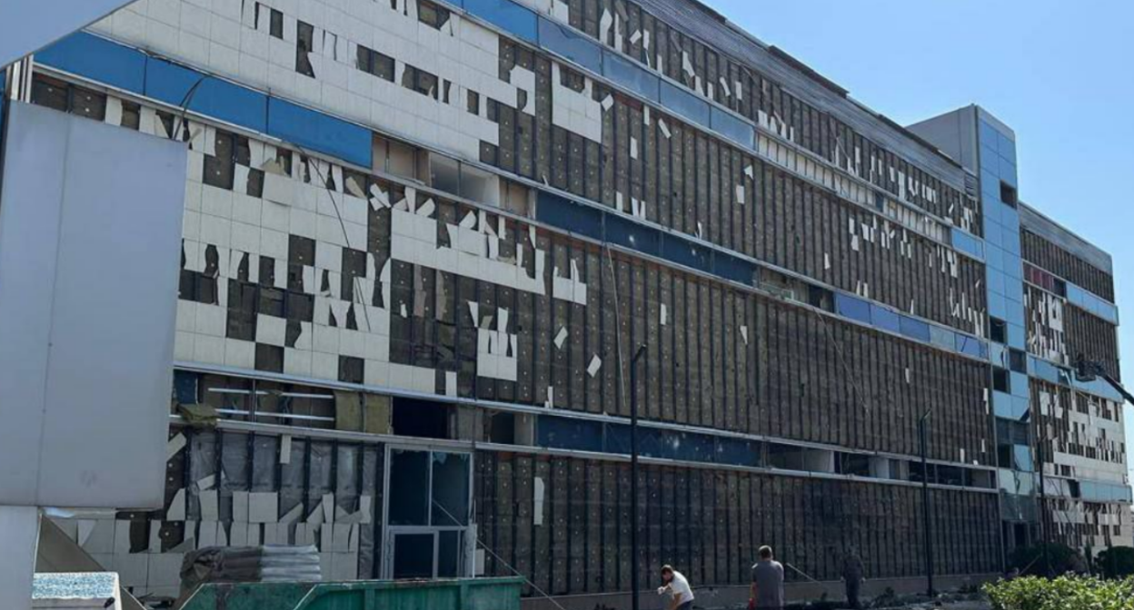 Торговый центр "Сити Центр" поврежден после атаки БПЛА. Скриншот фото из Telegram-канала администрации Краснодара от 30.08.25, https://t.me/krdru/45674