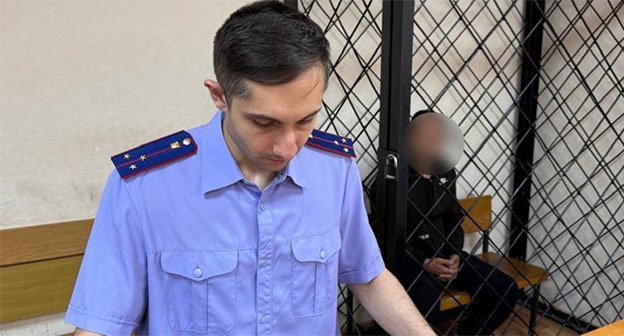 Юноша (справа) обвиняемый в участии в деятельности террористической организации. 4 сентября 2025 г. Скриншот видео судаhttps://t.me/kubansledcom/6020