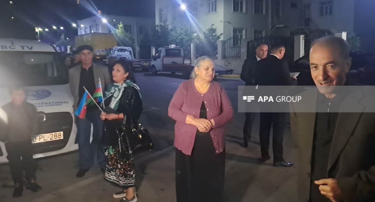 Азербайджанские переселенцы. 15 сентября 2025 года. Фото: АПА https://ru.apa.az/sotsium/ocerednaya-gruppa-pereselencev-otpravilas-v-gorod-kyalbadzar-foto-621202