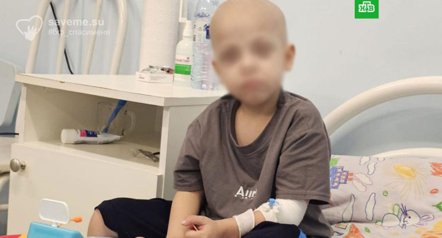 Эвакуированный из Китая мальчик. Фото: Telegram-канал "НТВ"