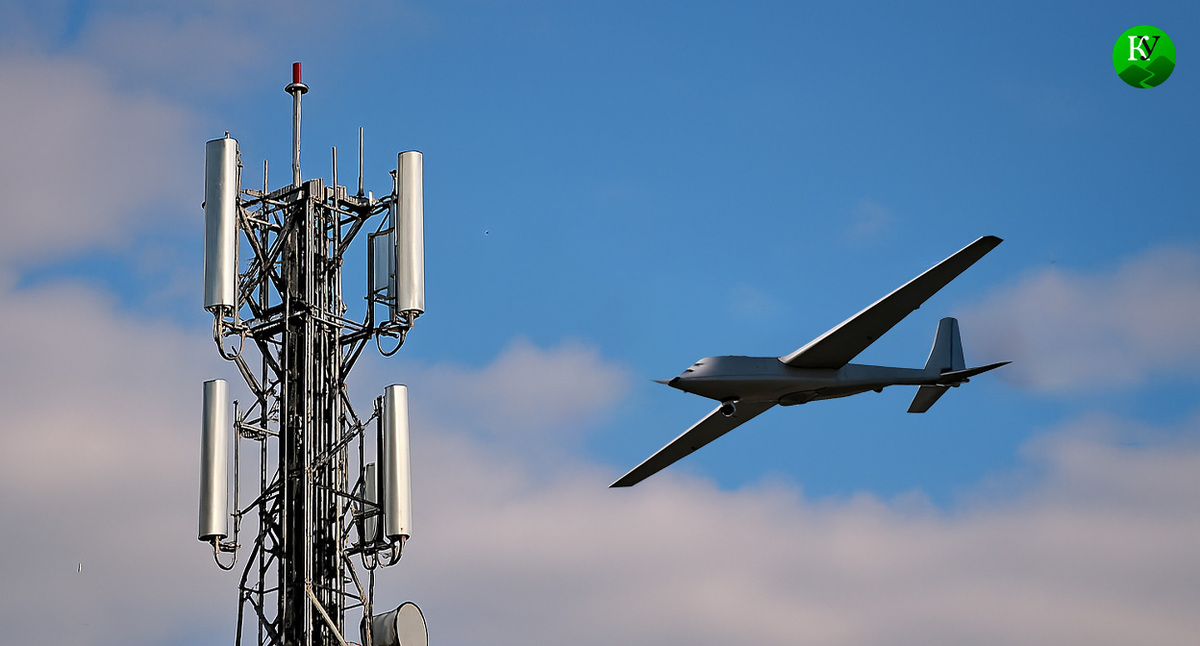 БПЛА летит в вышку сотовой связи. Иллюстрация создана «Кавказским узлом» с помощью ИИ в программе Copilot