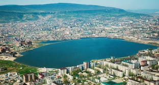 Озеро Ак-Гёль. Фото: https://www.ecmo.ru/mediacategories/vazhnoe/dagestanskoe-ozero-ak-gyol-na-grani-gibeli