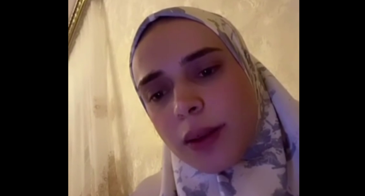 Индира Тайсумова. Стоп-кадр видео "Кавказ без матери" от 12.12.25, https://t.me/heda_media/2327.