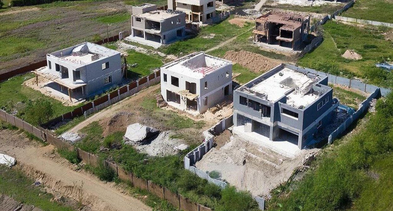 Unfinished buildings in the Rostov region built by the Citystroy construction company. December 16, 2025. Photo: Rostov-on-Don News / Telegram https://t.me/privet_rostov_ru