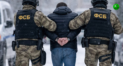 Сотрудники ФСБ задерживают мужчину. Иллюстрация создана "Кавказским узлом" при помощи ИИ в программе Copilot