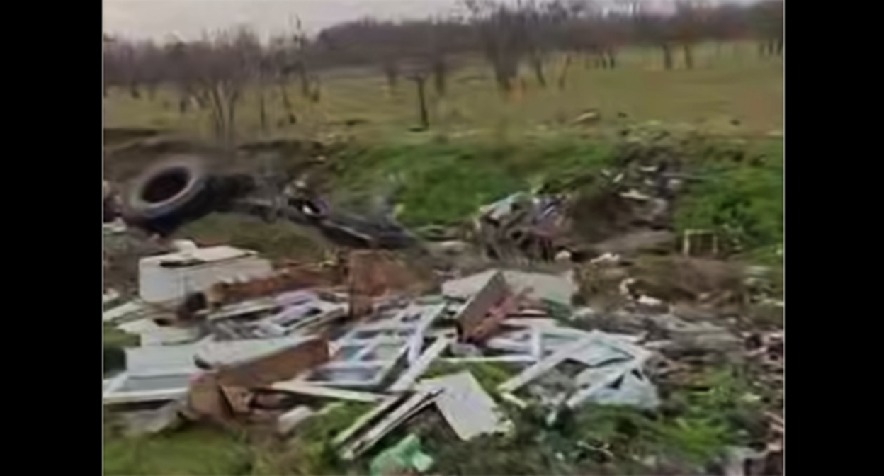 Свалка мусора на окраине Сунжи. 13 января 2026 г. Скриншот видео https://t.me/fortangaorg/21212