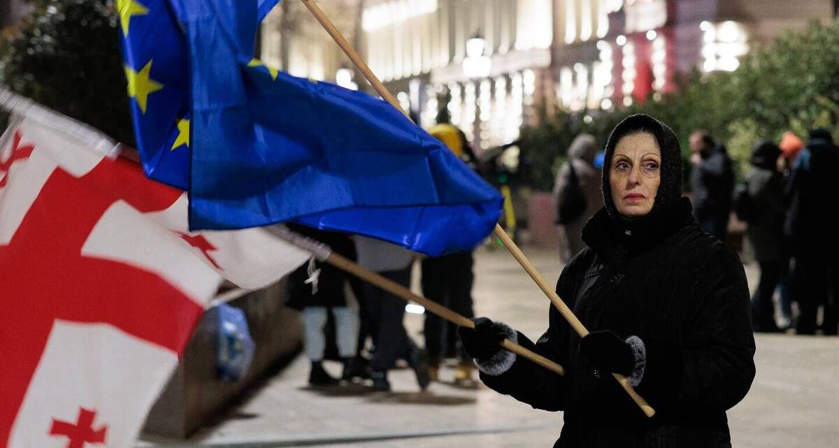 Участница протеста на проспекте Руставели. Фото: Ketevan Khutsishvli / Netgazeti