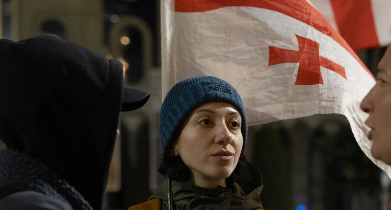 Участники акции на проспекте Руставели. Фото: Mariam Dzidzaria / Netgazeti