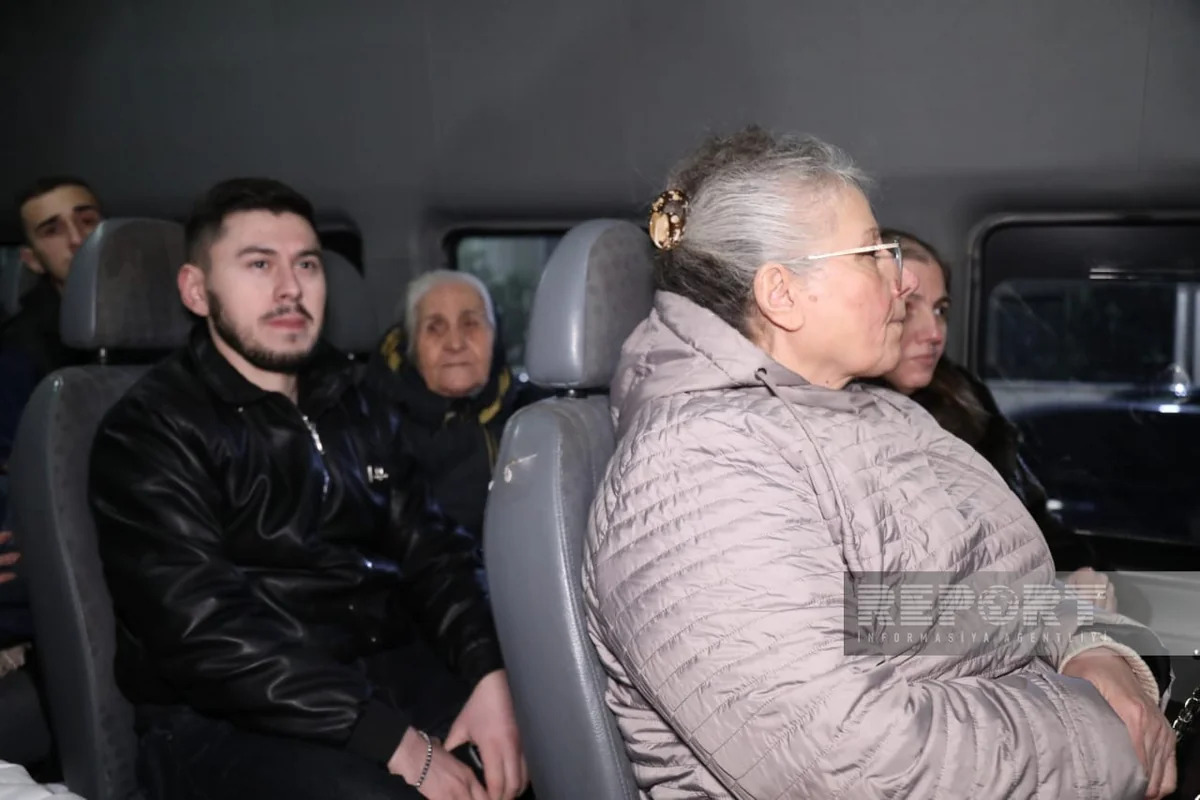 Кадр возвращения азербайджанских вынужденных переселенцев в Агдам 5 марта. Фото: Report / https://report.az/ru/vnutrennyaya-politika/v-gorod-agdam-pereselilis-eshe-90-semej#gallery_2714bba297d34060ce58de3dddba0760-13